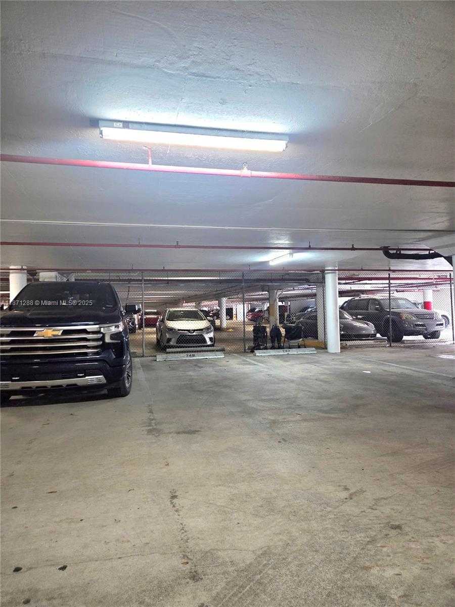 Small Image of 1915 BRICKELL AVE #C405, Miami Number 47