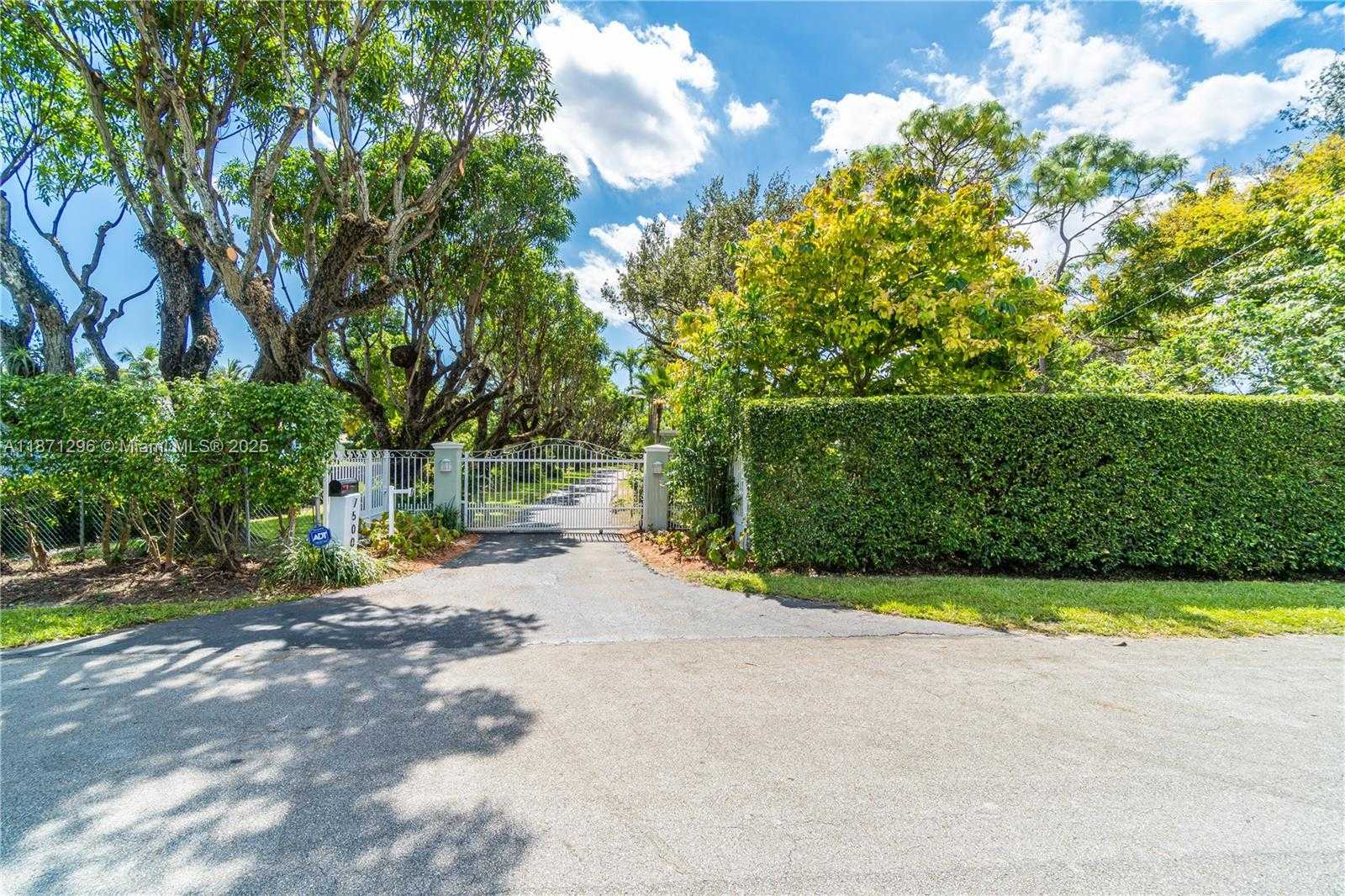 Small Image of 7500 SOUTH WEST 75TH ST, Miami Number 5