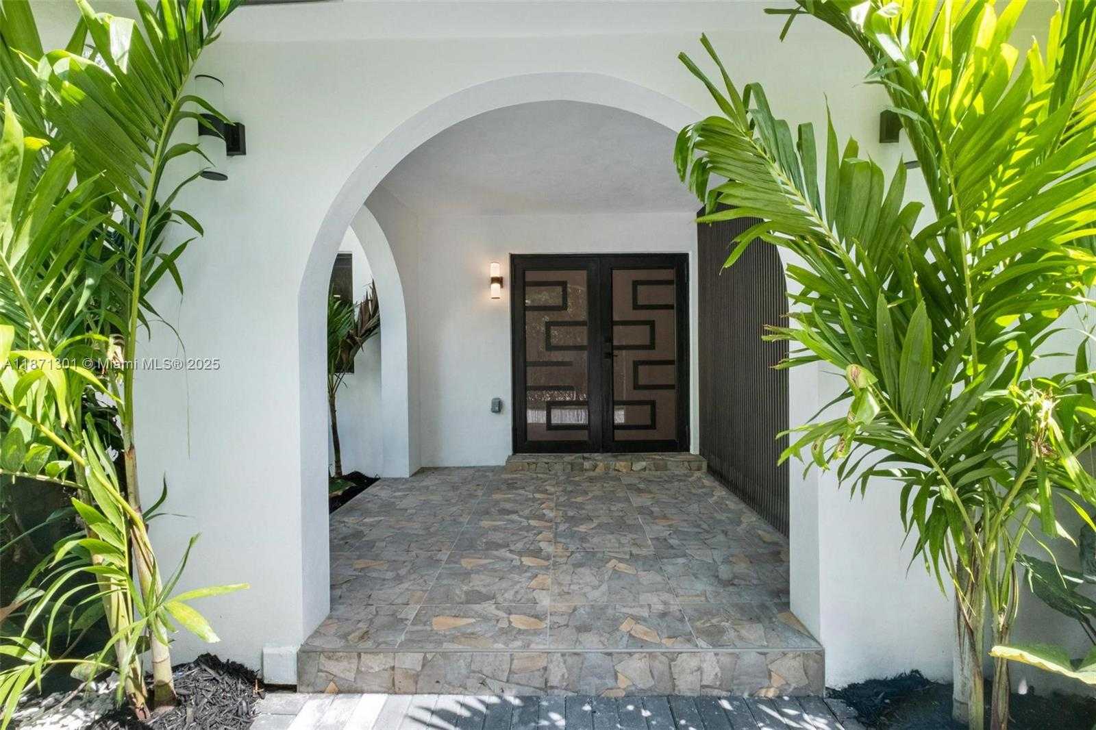 Small Image of 7401 MIAMI VIEW DR, North Bay Village Number 10