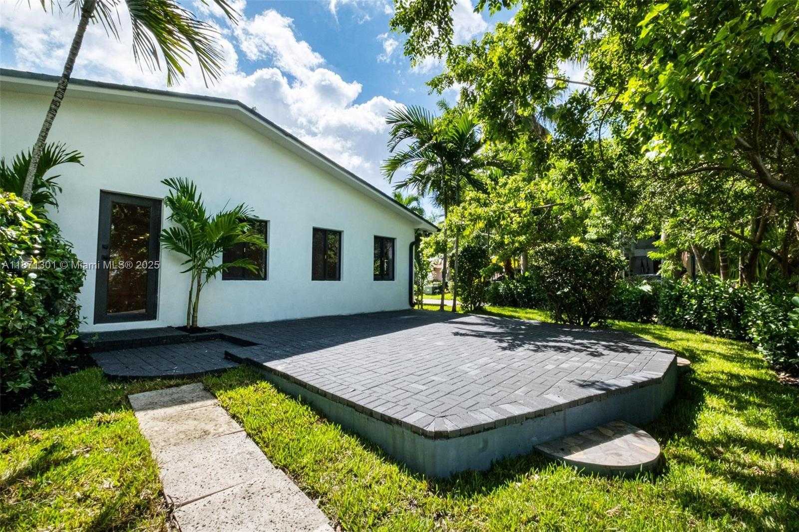 Small Image of 7401 MIAMI VIEW DR, North Bay Village Number 11