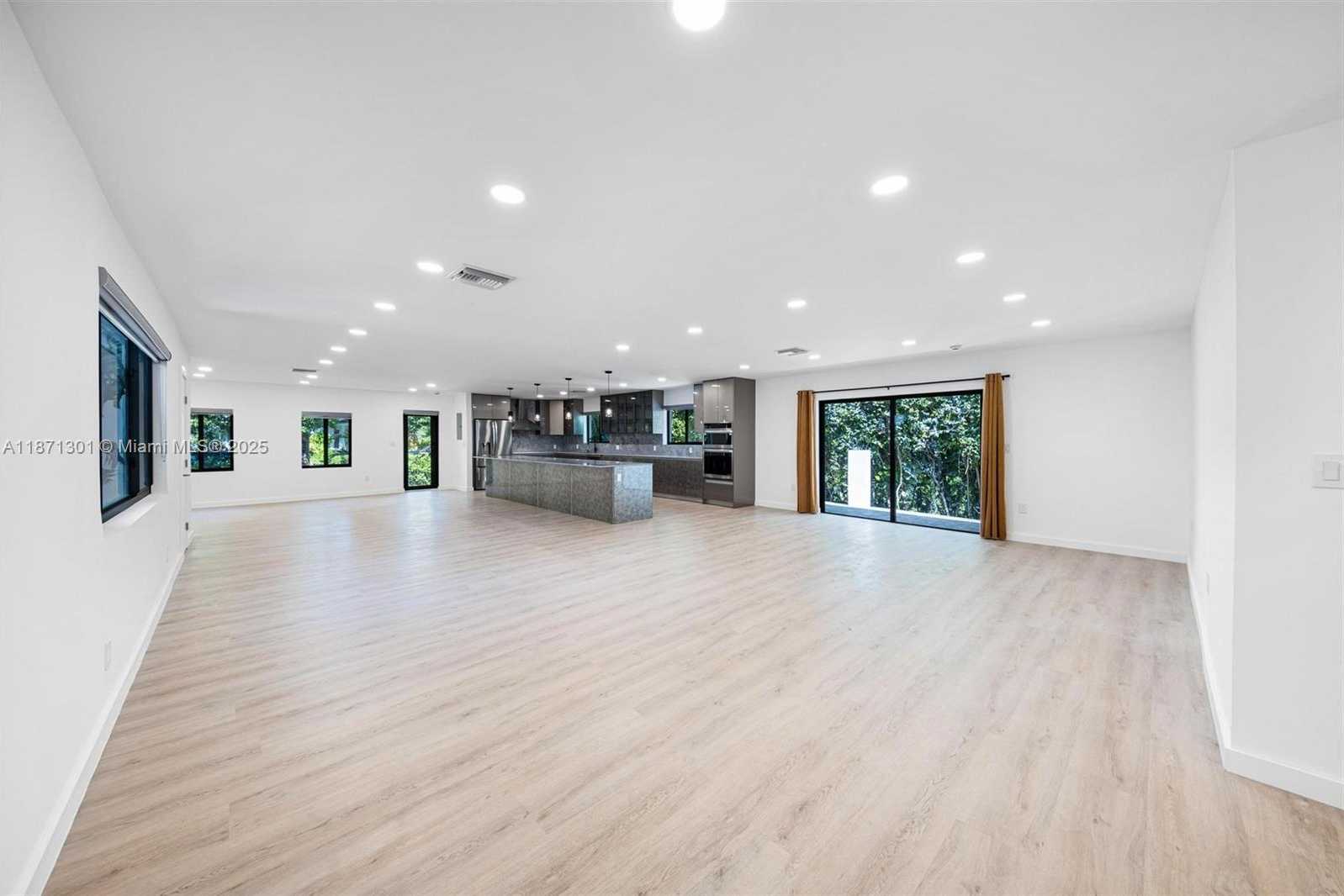 Small Image of 7401 MIAMI VIEW DR, North Bay Village Number 13