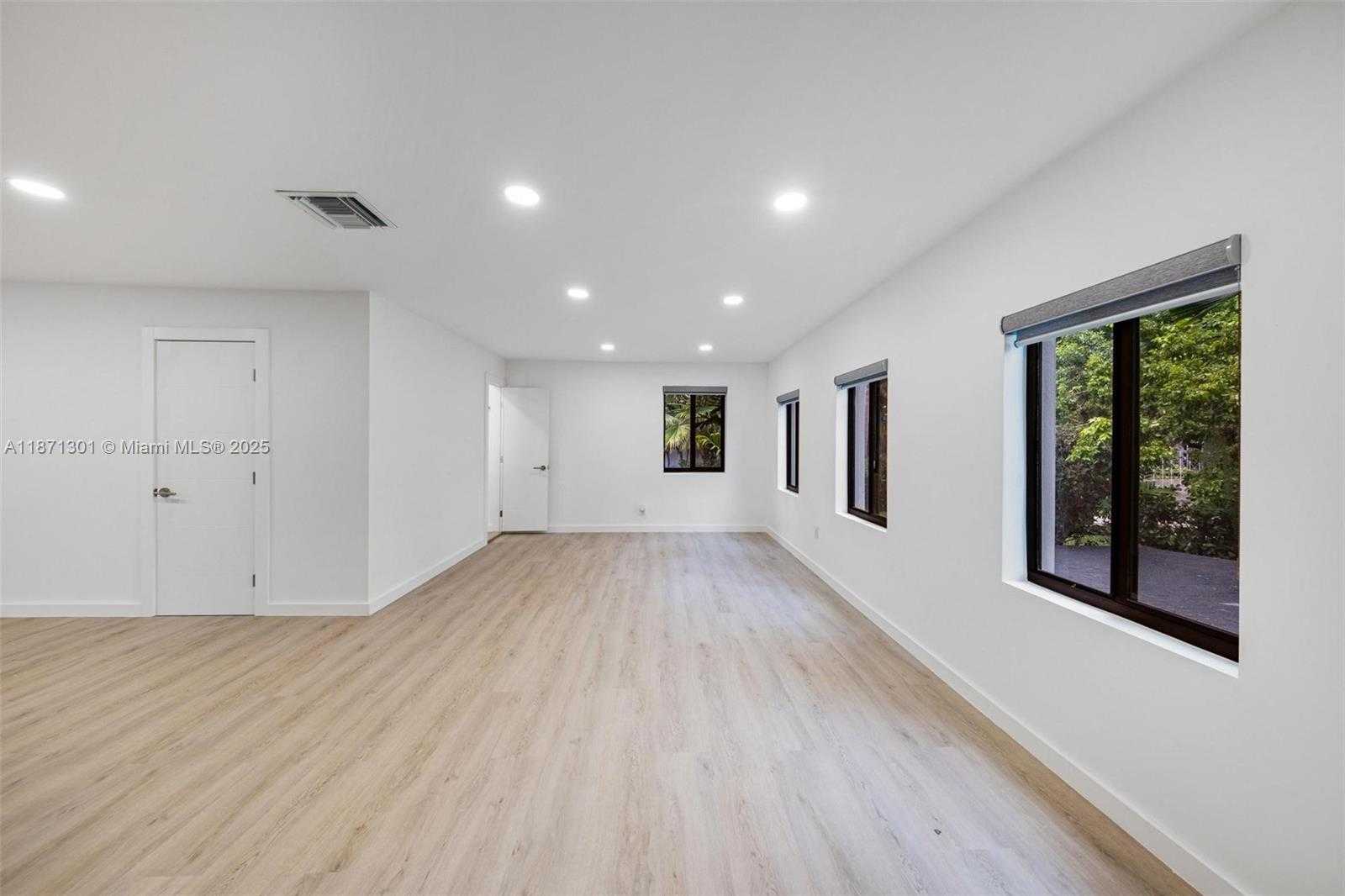 Small Image of 7401 MIAMI VIEW DR, North Bay Village Number 17