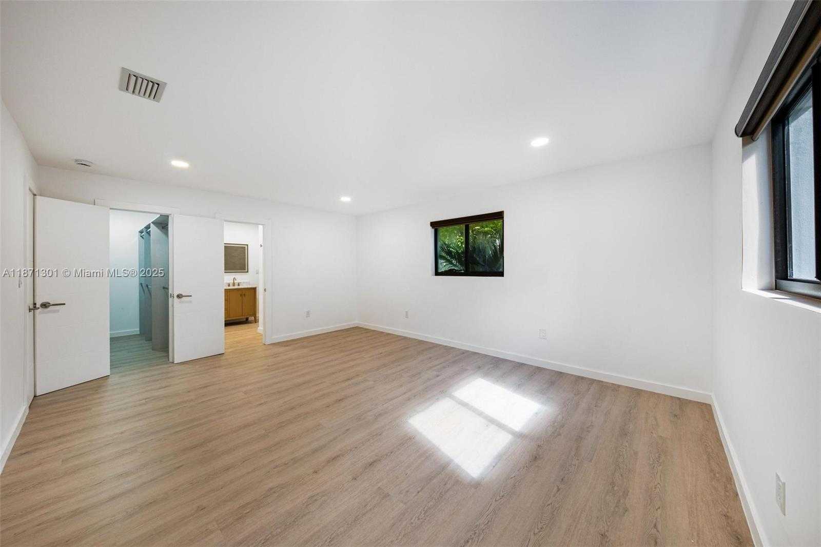 Small Image of 7401 MIAMI VIEW DR, North Bay Village Number 22