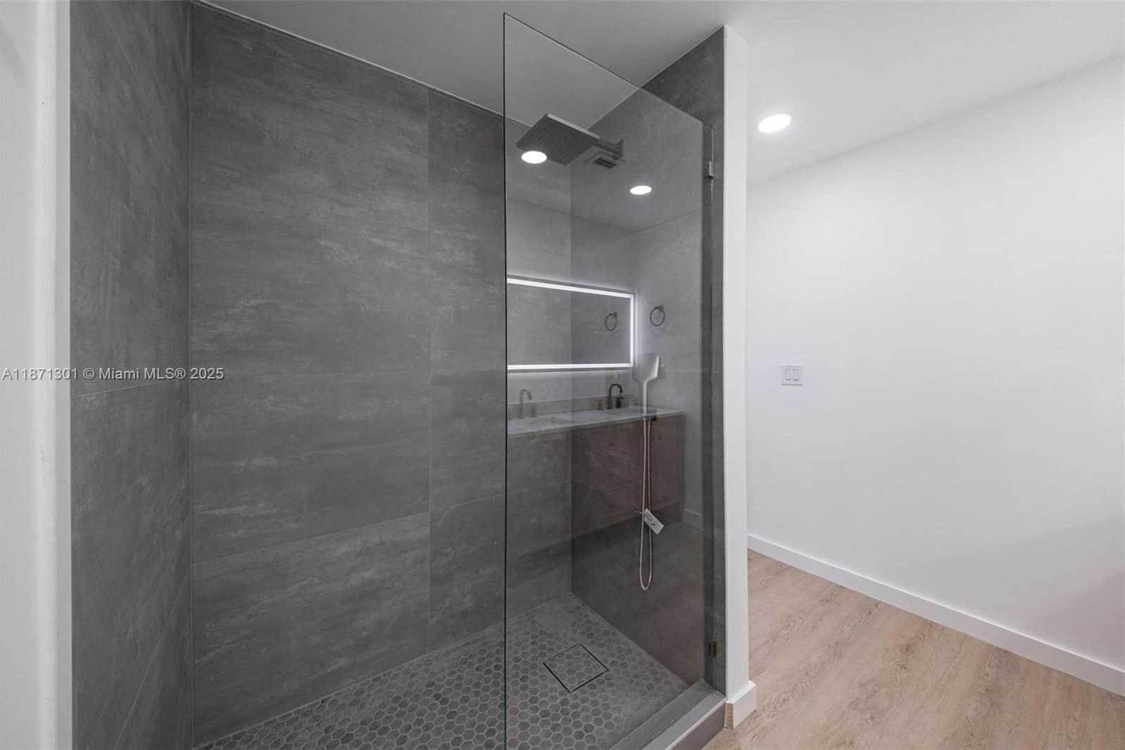 Small Image of 7401 MIAMI VIEW DR, North Bay Village Number 24