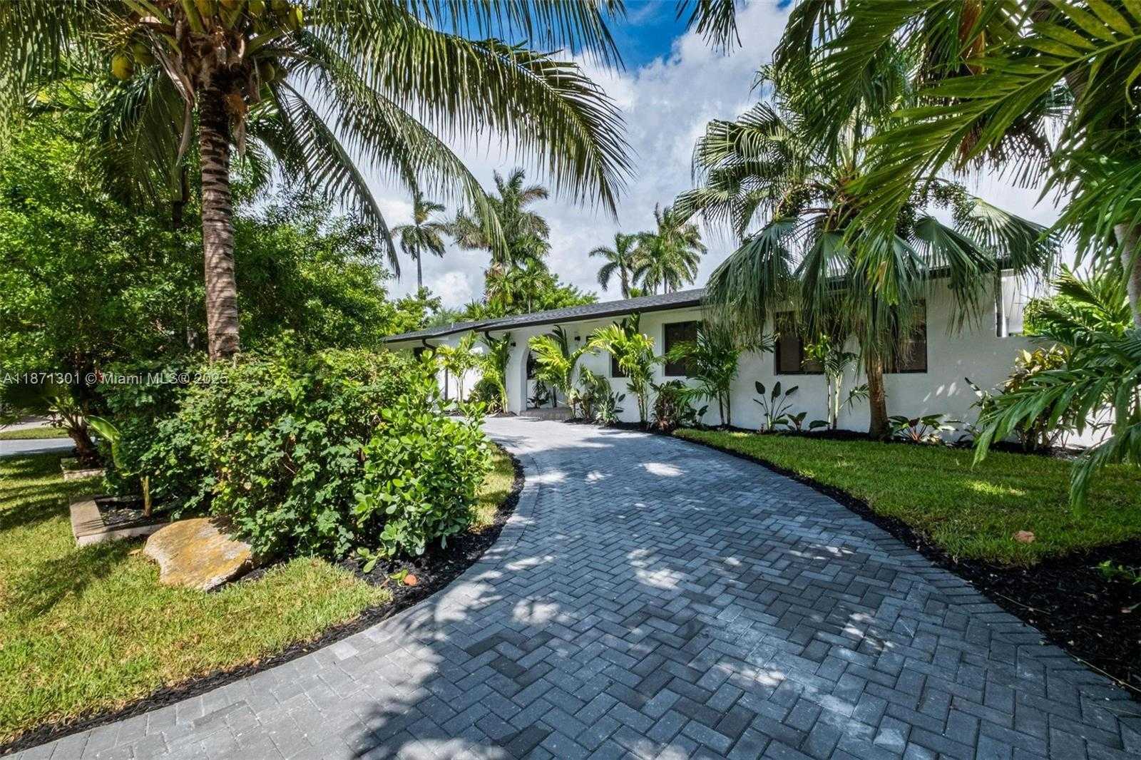 Small Image of 7401 MIAMI VIEW DR, North Bay Village Number 8