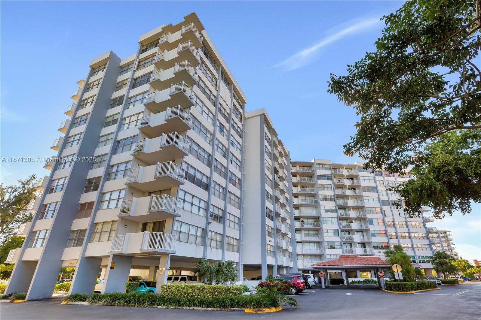 Small Image of 1300 NORTH EAST MIAMI GARDENS DR #517E, Miami Number 12