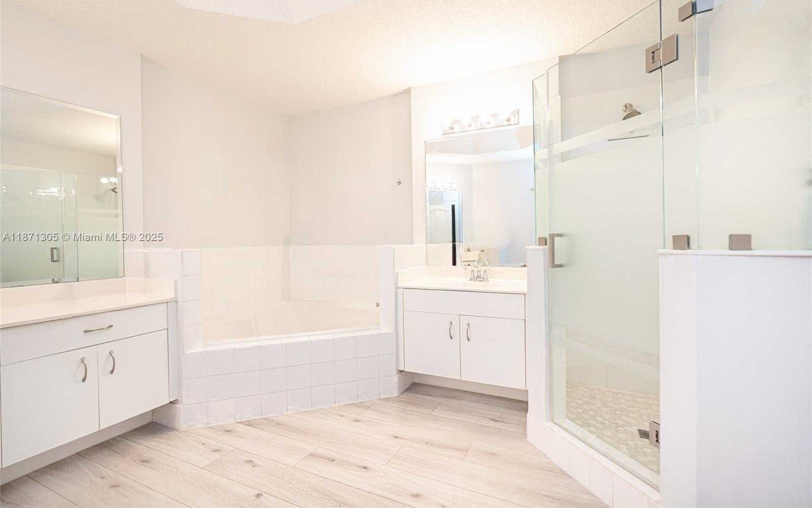Small Image of 10914 NORTH WEST 70TH ST, Doral Number 14