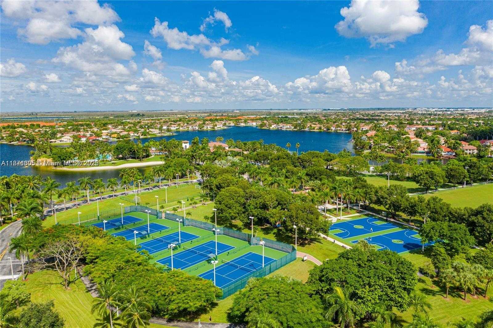Small Image of 10914 NORTH WEST 70TH ST, Doral Number 20