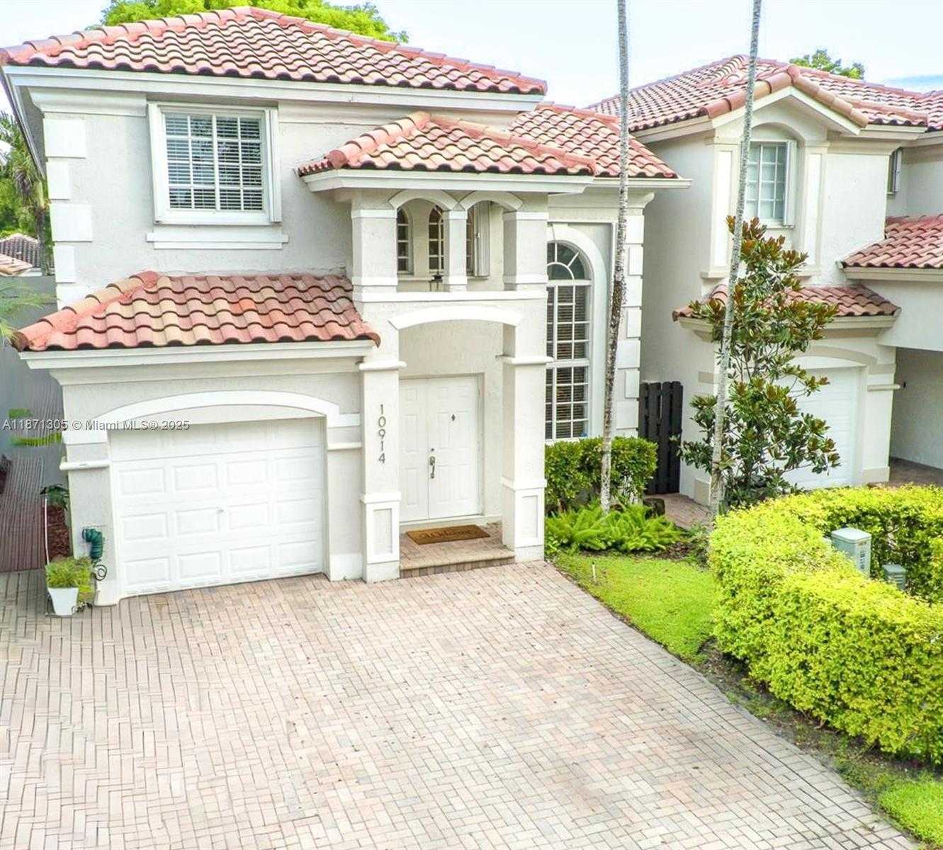 Small Image of 10914 NORTH WEST 70TH ST, Doral Number 3