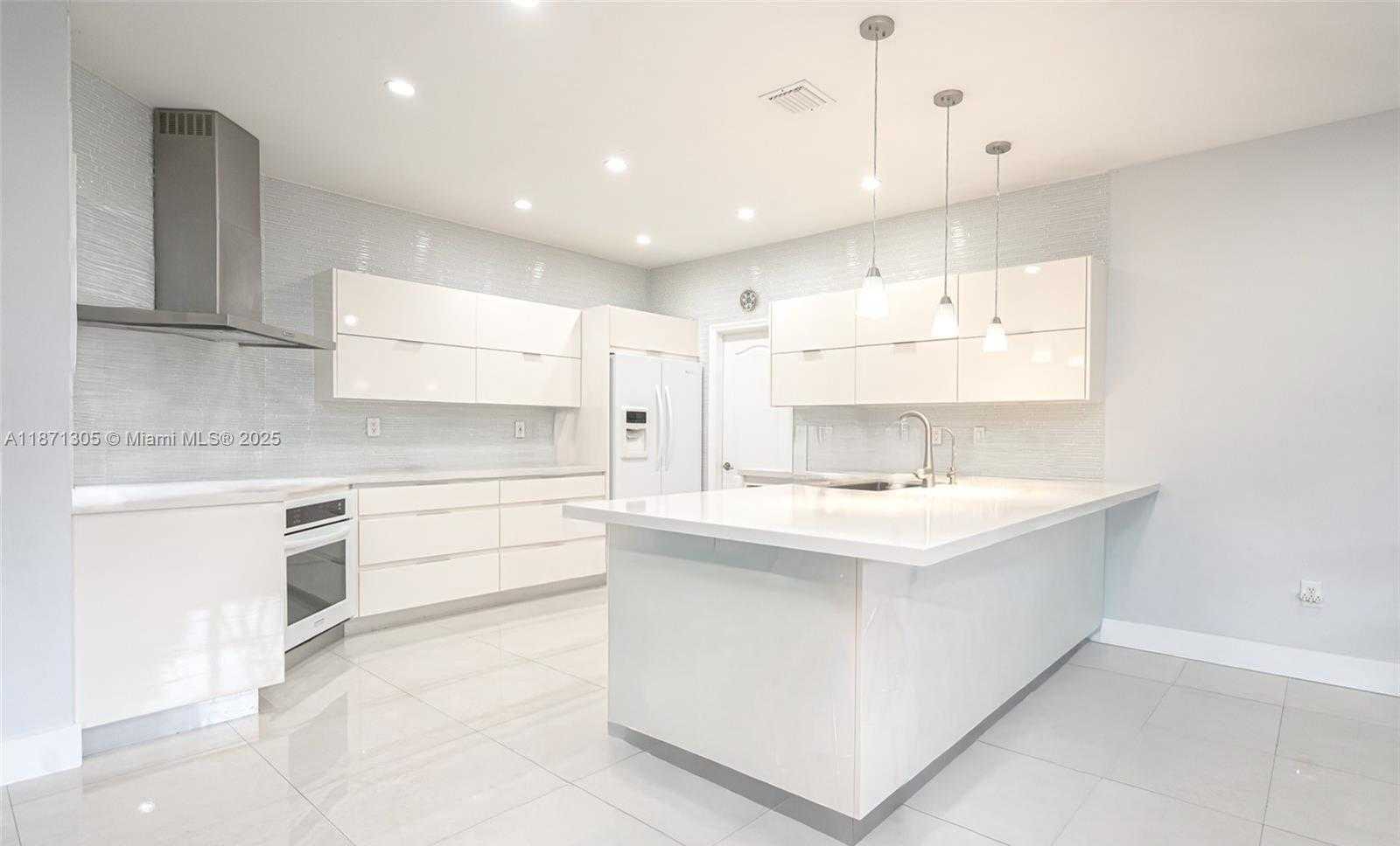 Small Image of 10914 NORTH WEST 70TH ST, Doral Number 5