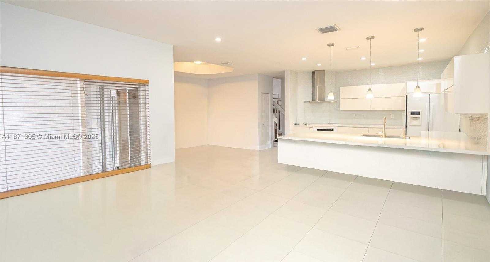 Small Image of 10914 NORTH WEST 70TH ST, Doral Number 8