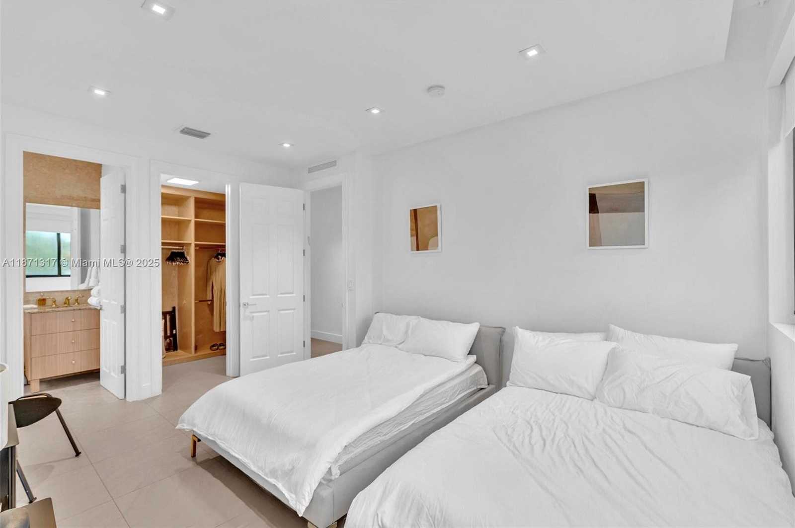 Small Image of 1350 98TH ST, Bay Harbor Islands Number 23