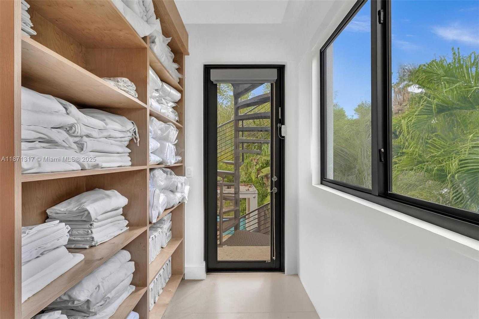 Small Image of 1350 98TH ST, Bay Harbor Islands Number 31