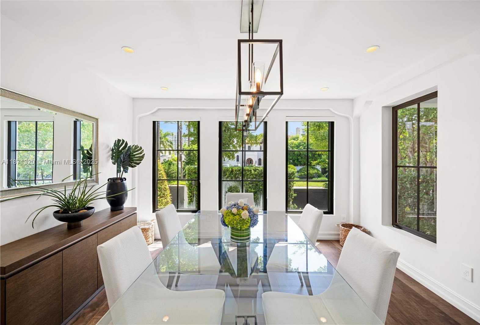 Small Image of 5728 PINE TREE DR, Miami Beach Number 16