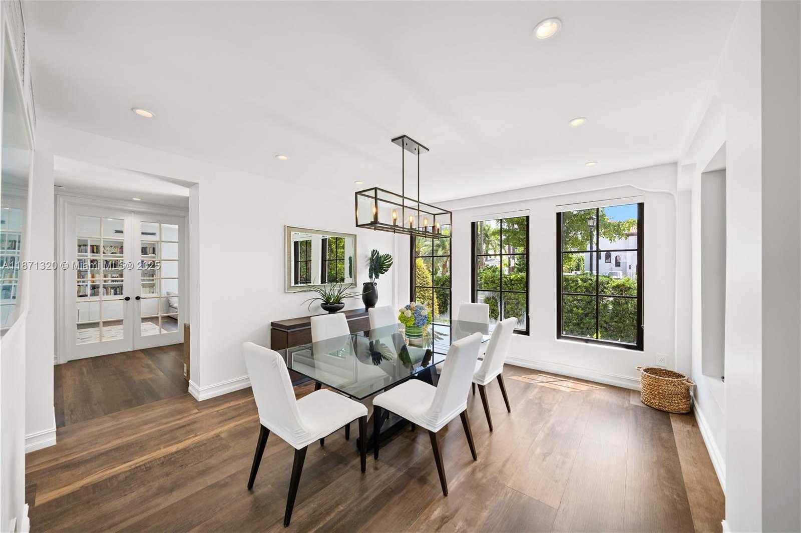 Small Image of 5728 PINE TREE DR, Miami Beach Number 17