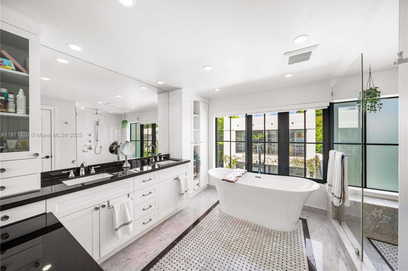 Small Image of 5728 PINE TREE DR, Miami Beach Number 23