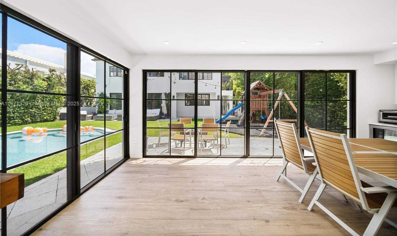 Small Image of 5728 PINE TREE DR, Miami Beach Number 36