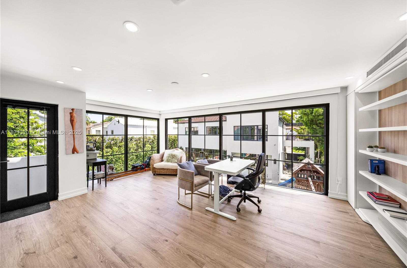 Small Image of 5728 PINE TREE DR, Miami Beach Number 39