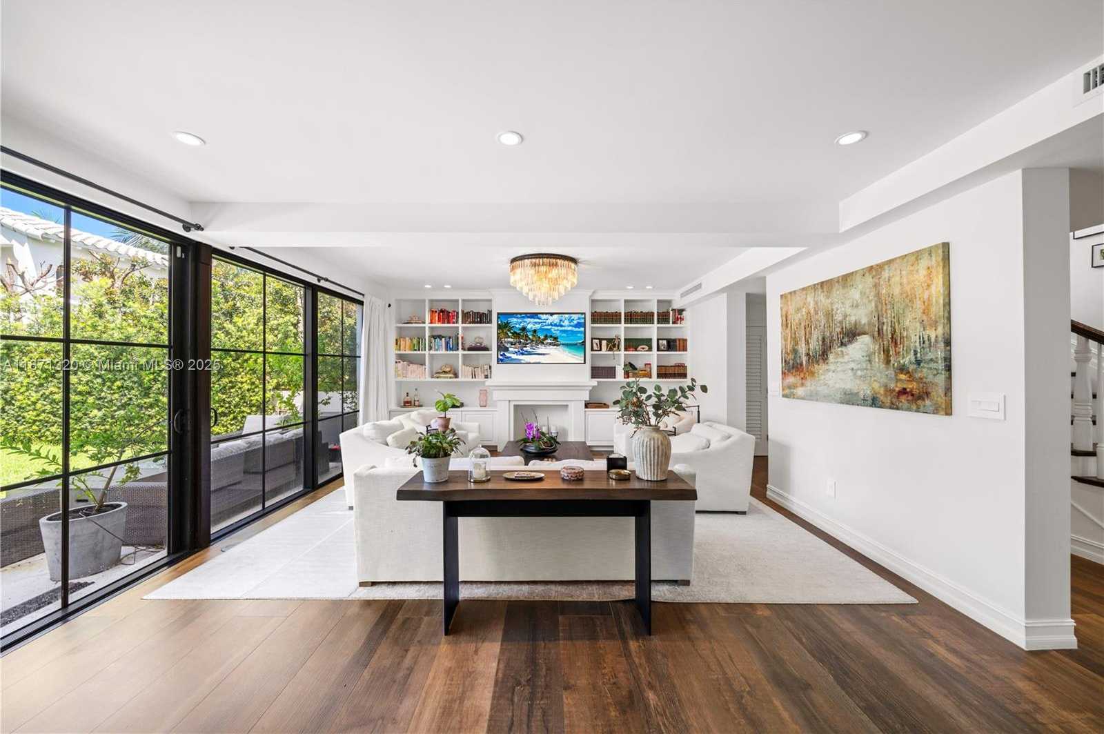 Small Image of 5728 PINE TREE DR, Miami Beach Number 8
