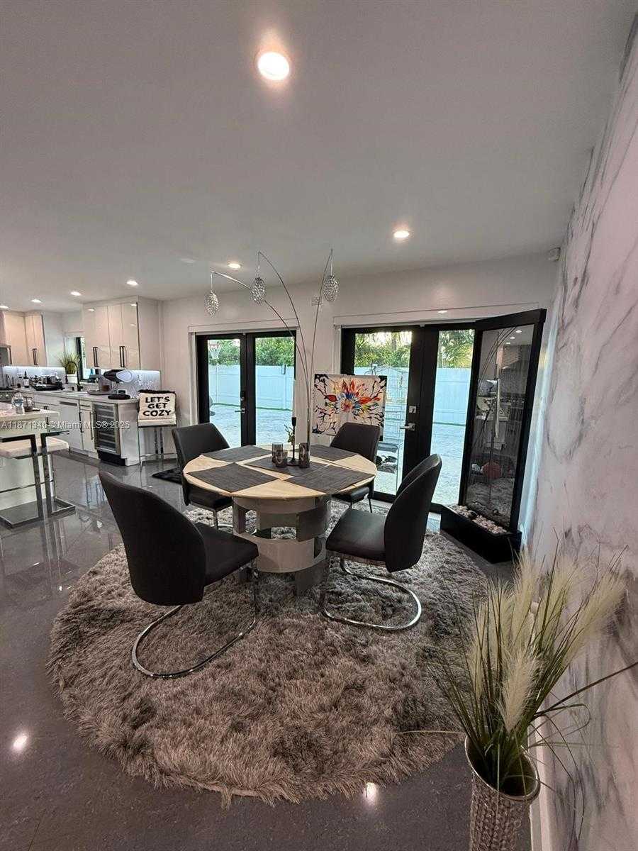 Small Image of 7524 MUTINY AVE, North Bay Village Number 6