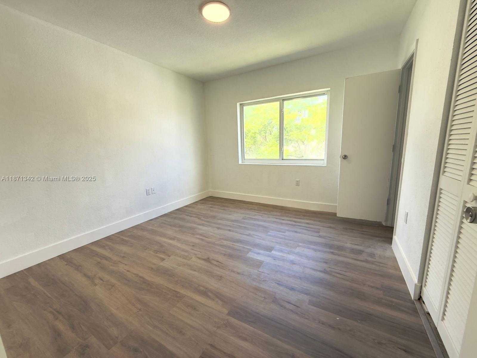 Small Image of 424 NORTH WEST 84TH ST #424, Miami Number 9