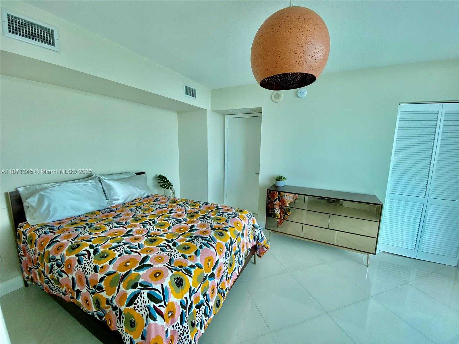 Small Image of 665 NORTH EAST 25TH ST #1702, Miami Number 9