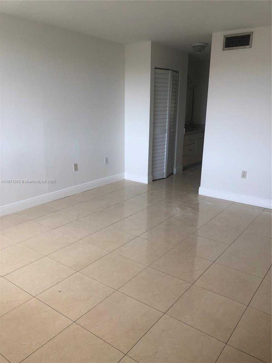 Small Image of 8100 BYRON AVE #509, Miami Beach Number 11