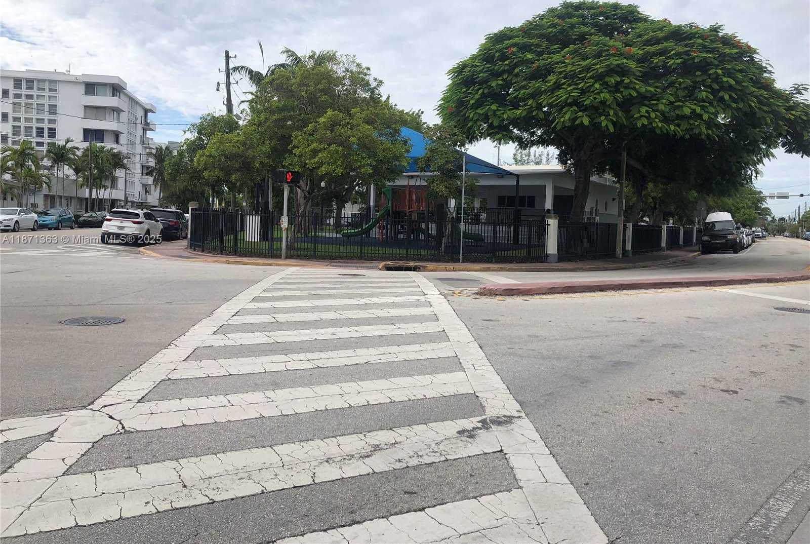 Small Image of 8100 BYRON AVE #509, Miami Beach Number 17