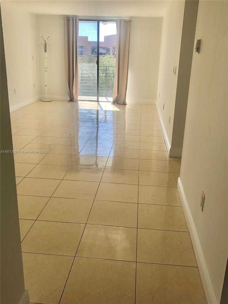 Small Image of 8100 BYRON AVE #509, Miami Beach Number 4