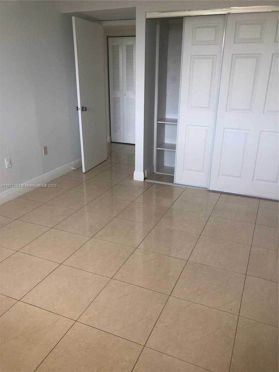 Small Image of 8100 BYRON AVE #509, Miami Beach Number 7