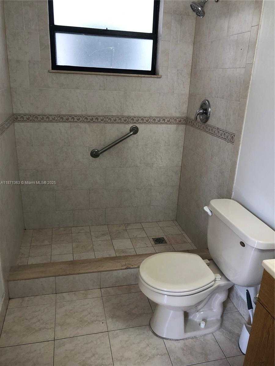 Small Image of 8100 BYRON AVE #509, Miami Beach Number 9