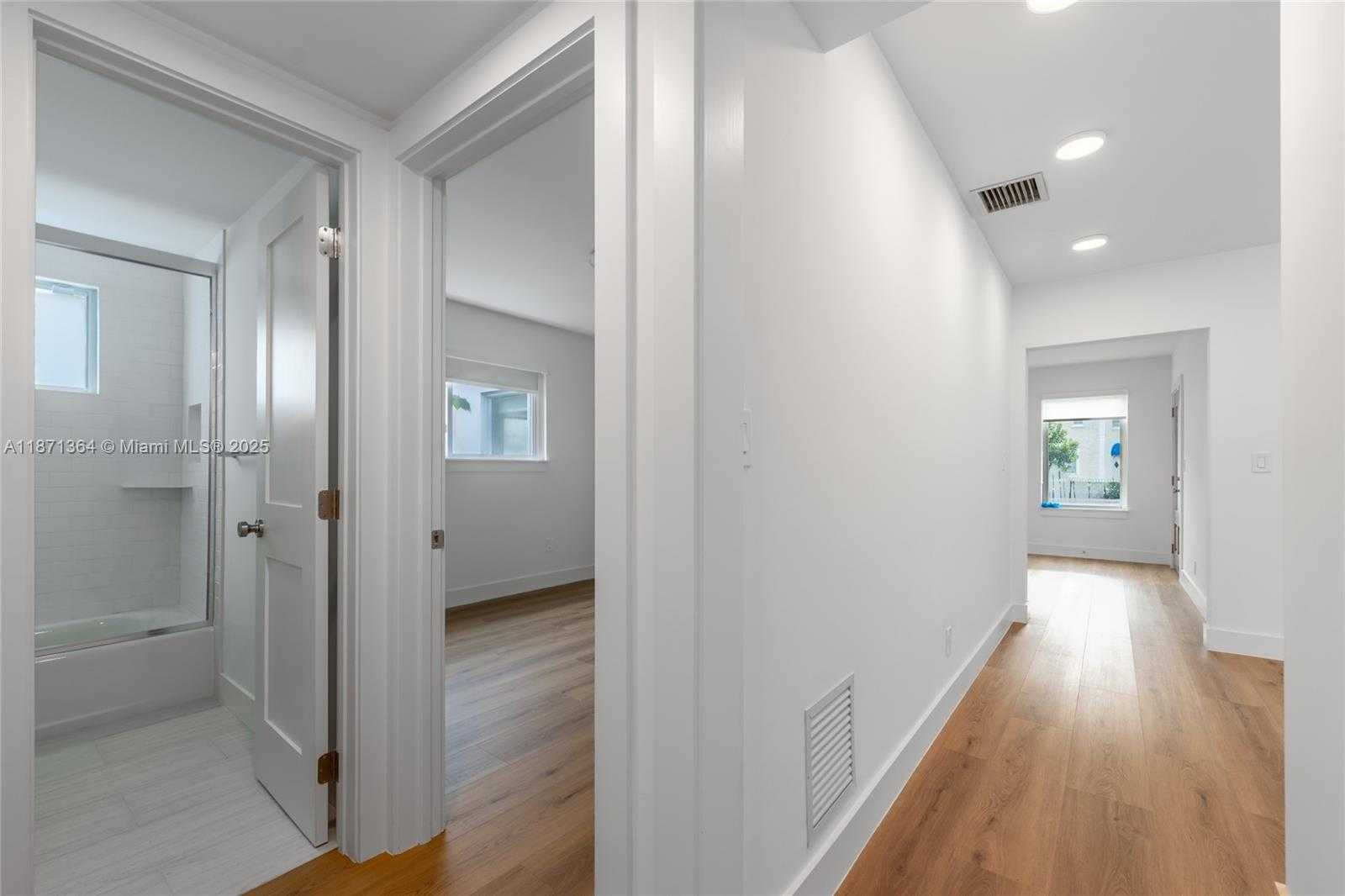 Small Image of 3160 SOUTH LE JEUNE RD #3160, Coral Gables Number 14