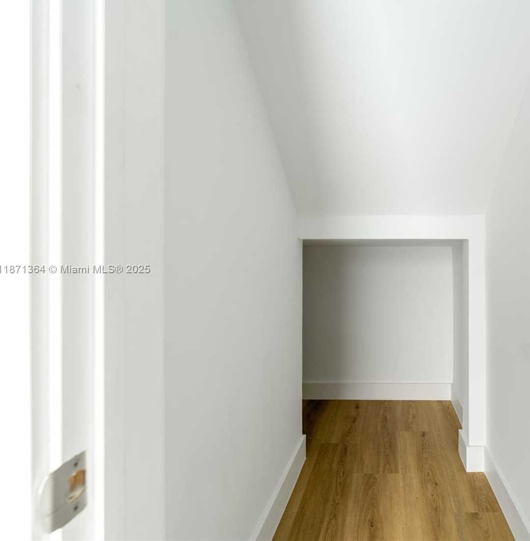 Small Image of 3160 SOUTH LE JEUNE RD #3160, Coral Gables Number 26