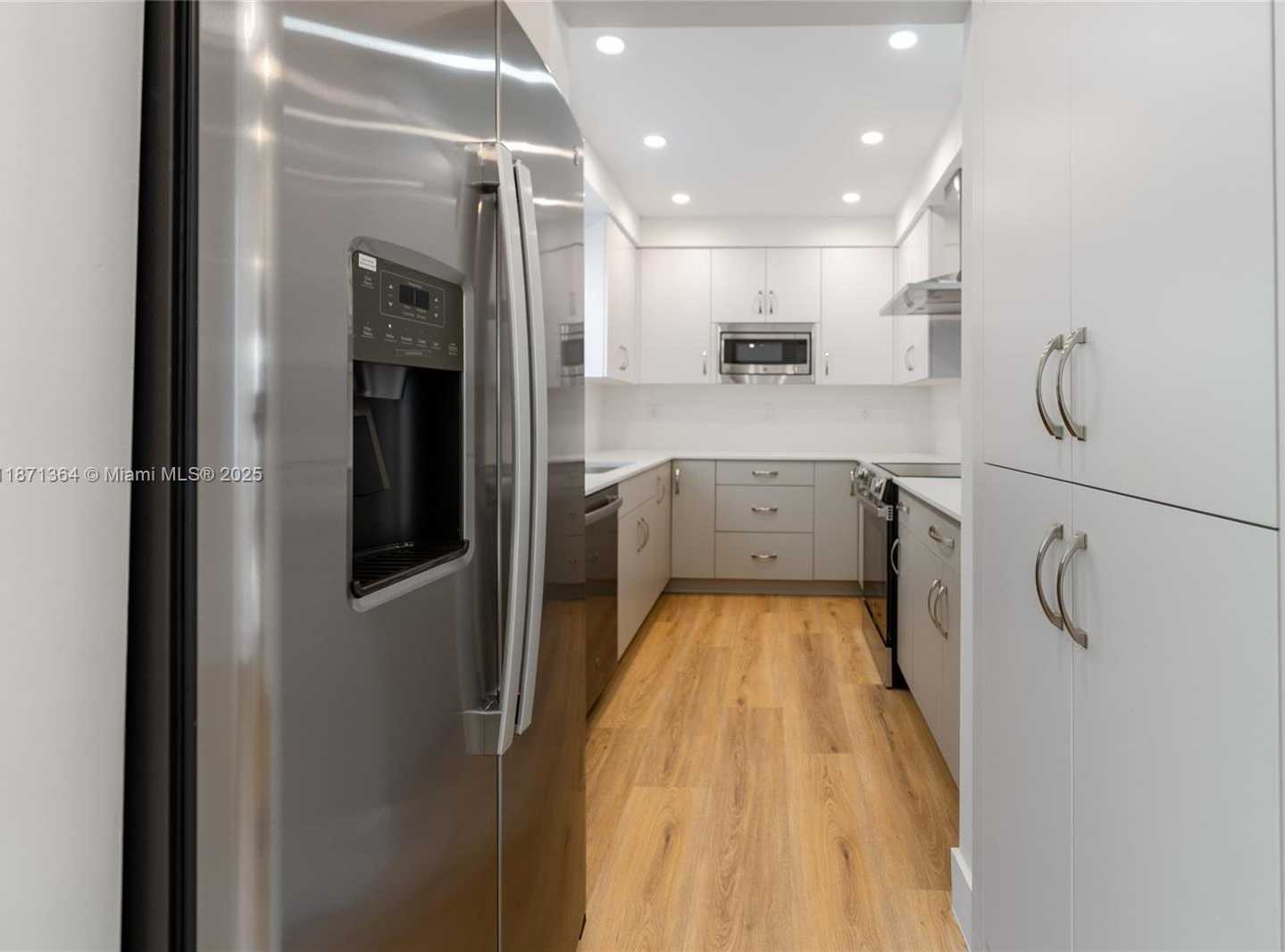 Small Image of 3160 SOUTH LE JEUNE RD #3160, Coral Gables Number 6