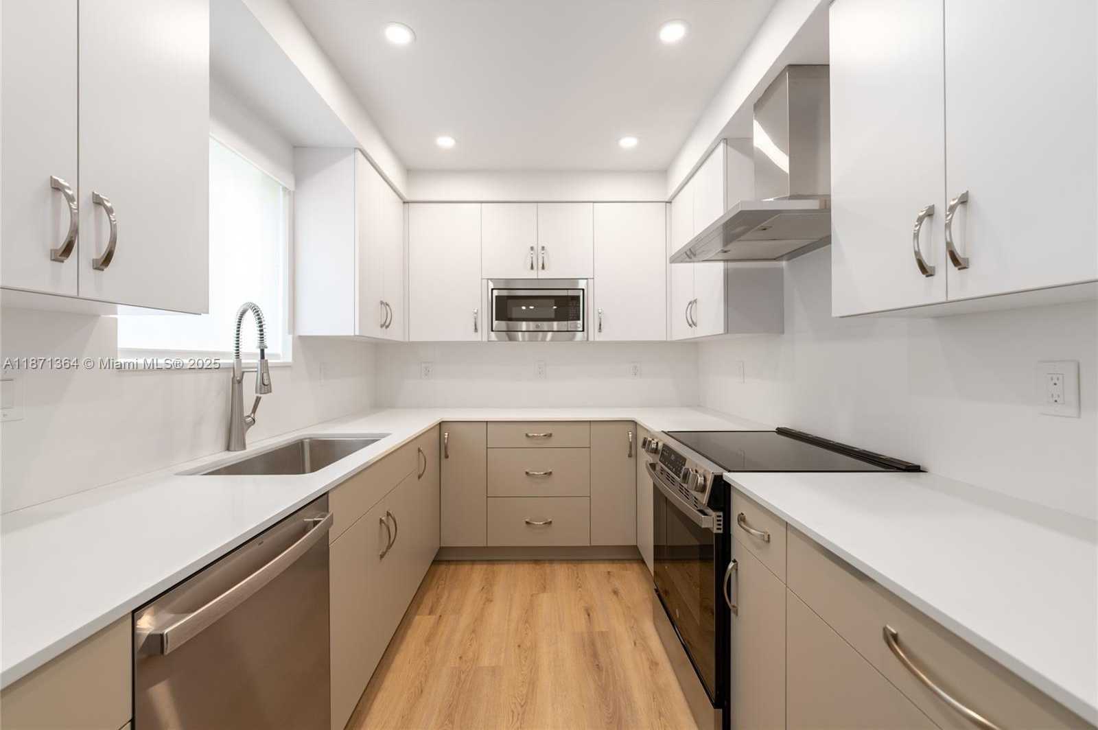 Small Image of 3160 SOUTH LE JEUNE RD #3160, Coral Gables Number 7