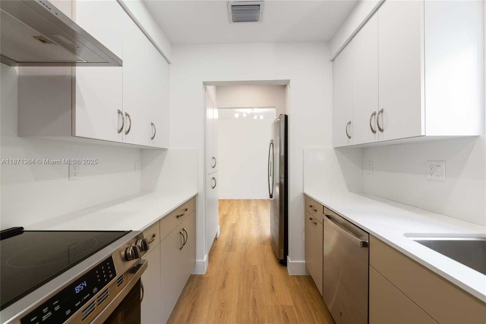 Small Image of 3160 SOUTH LE JEUNE RD #3160, Coral Gables Number 8