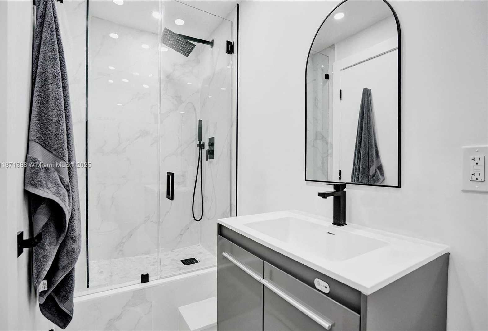 Small Image of 1985 SOUTH OCEAN DR #11L, Hallandale Beach Number 13