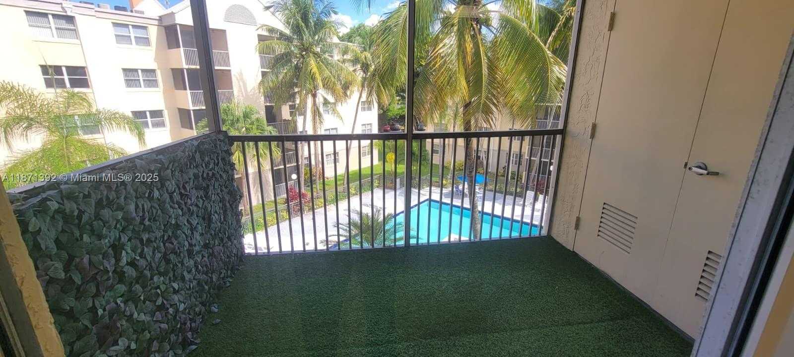 Small Image of 8323 NORTH WEST LAKE DR #404, Doral Number 10