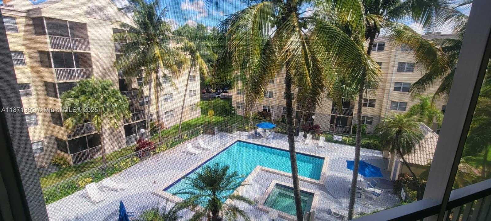 Small Image of 8323 NORTH WEST LAKE DR #404, Doral Number 11