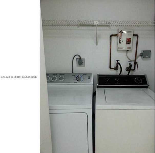 Small Image of 8323 NORTH WEST LAKE DR #404, Doral Number 3