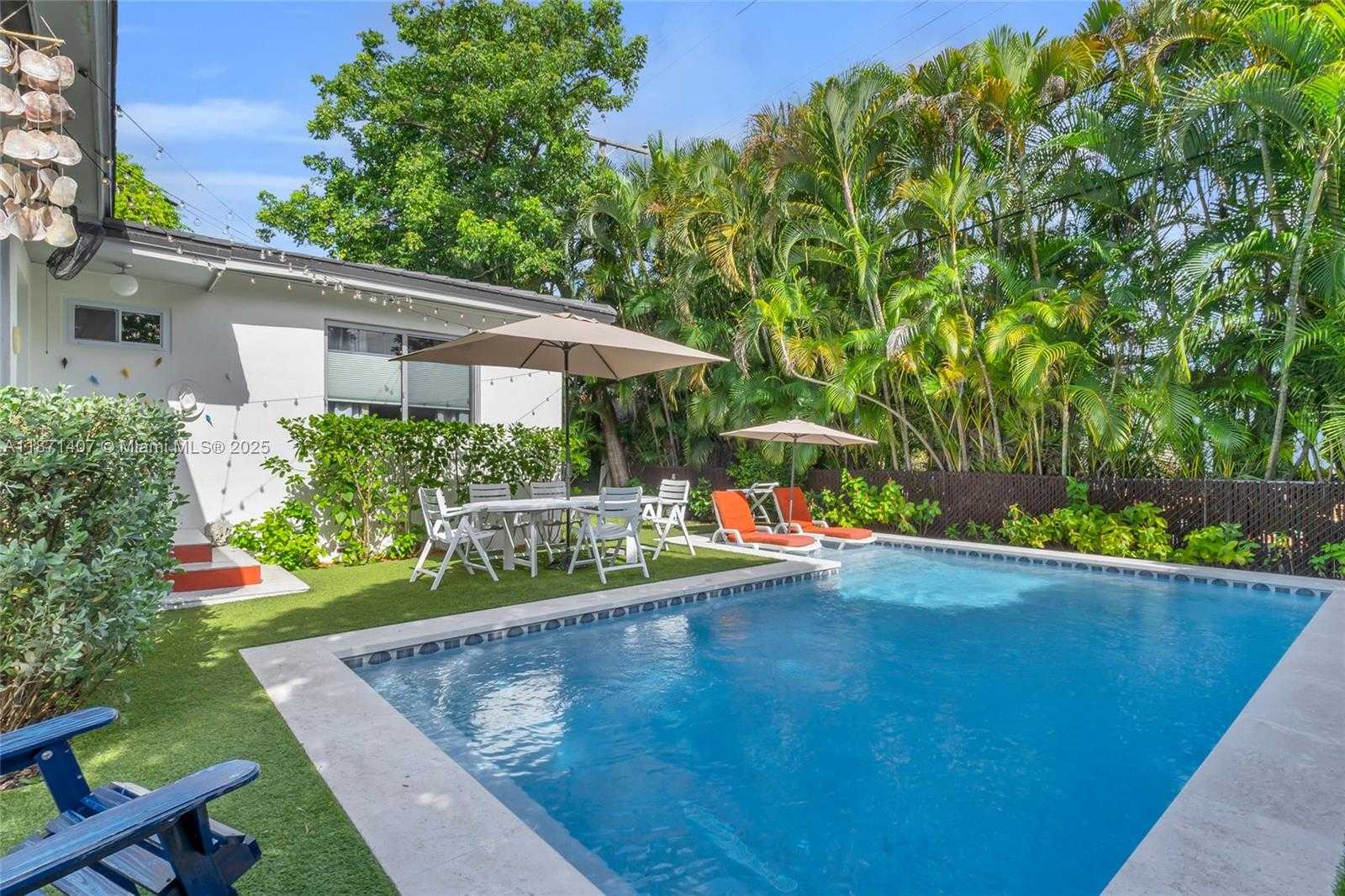 Small Image of 415 VELARDE AVE, Coral Gables Number 21