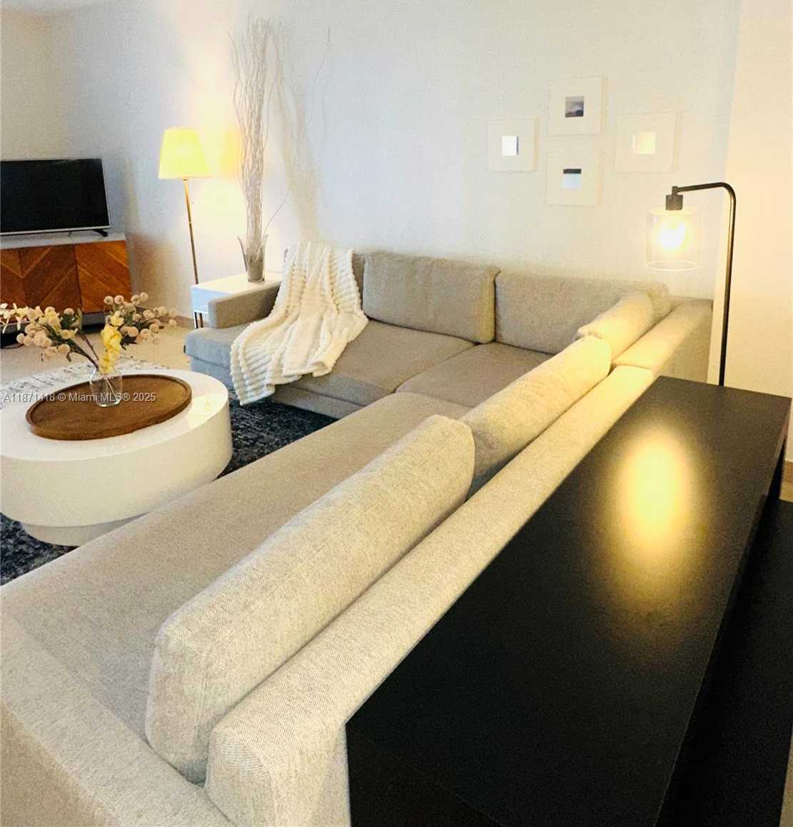 Small Image of 2301 COLLINS AVE #420, Miami Beach Number 11