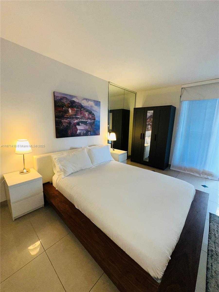 Small Image of 2301 COLLINS AVE #420, Miami Beach Number 12