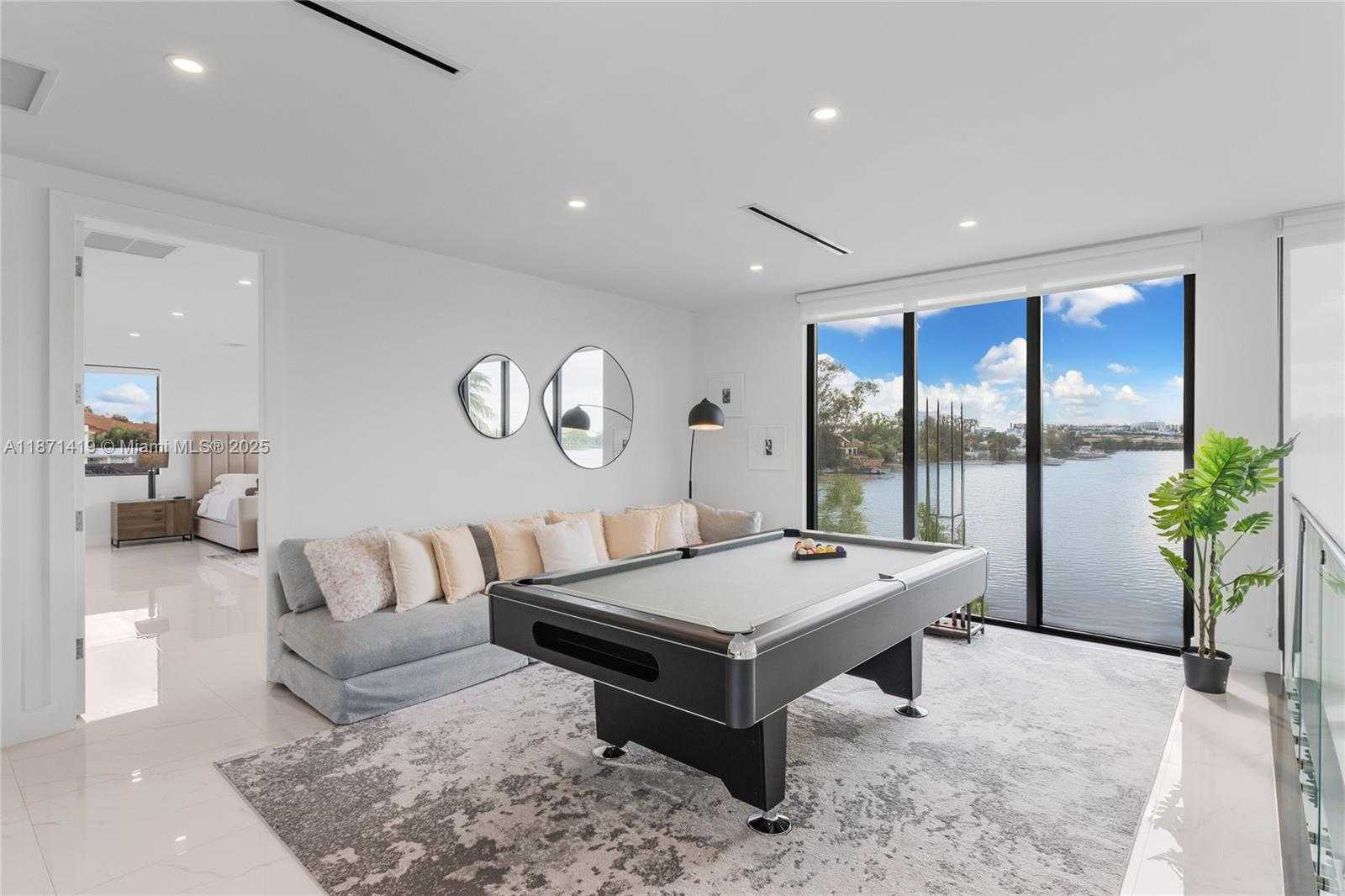 Small Image of 5420 SOUTH WEST 72ND AVE, Miami Number 27