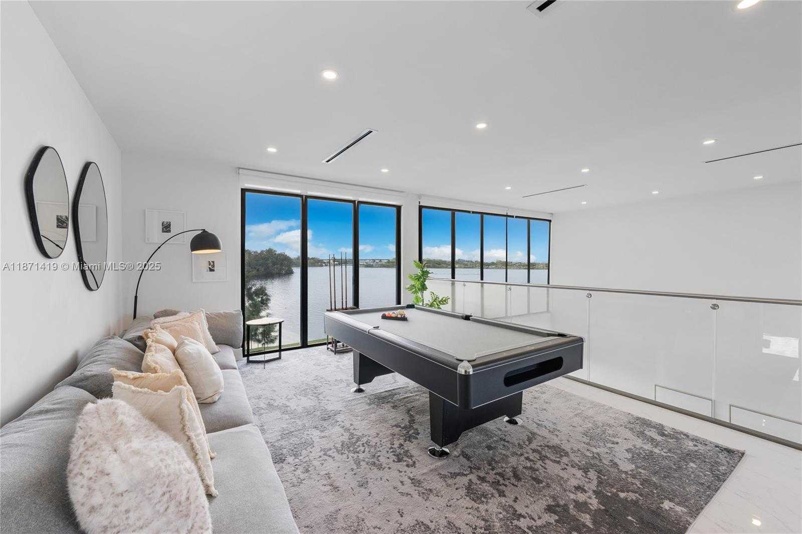 Small Image of 5420 SOUTH WEST 72ND AVE, Miami Number 28