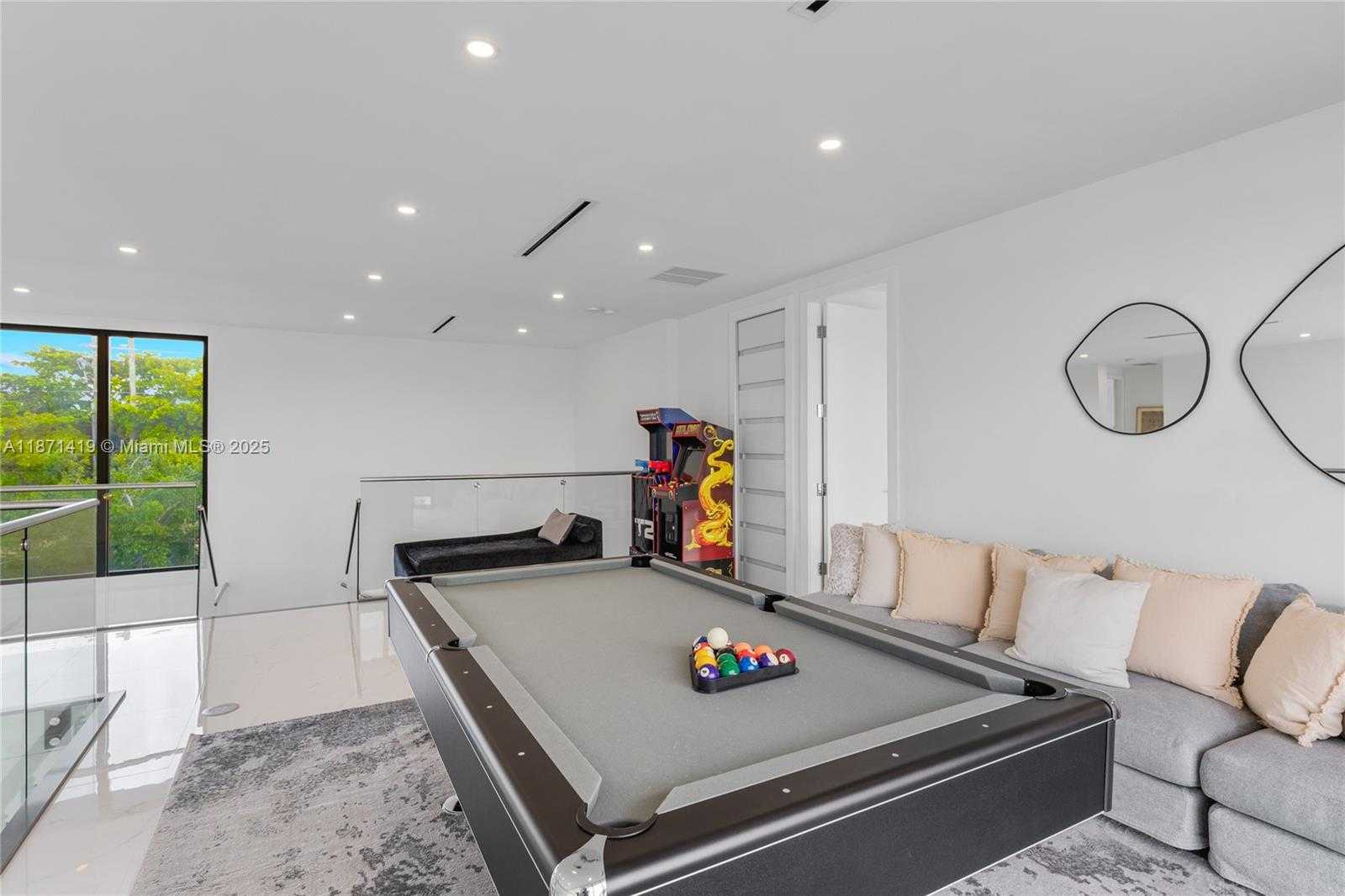 Small Image of 5420 SOUTH WEST 72ND AVE, Miami Number 29