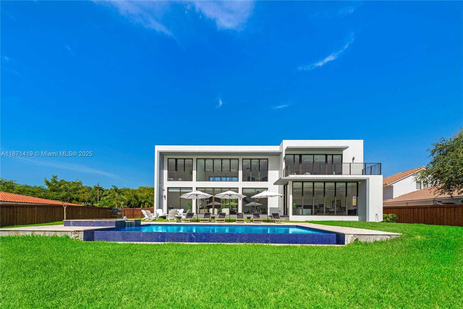 Small Image of 5420 SOUTH WEST 72ND AVE, Miami Number 31