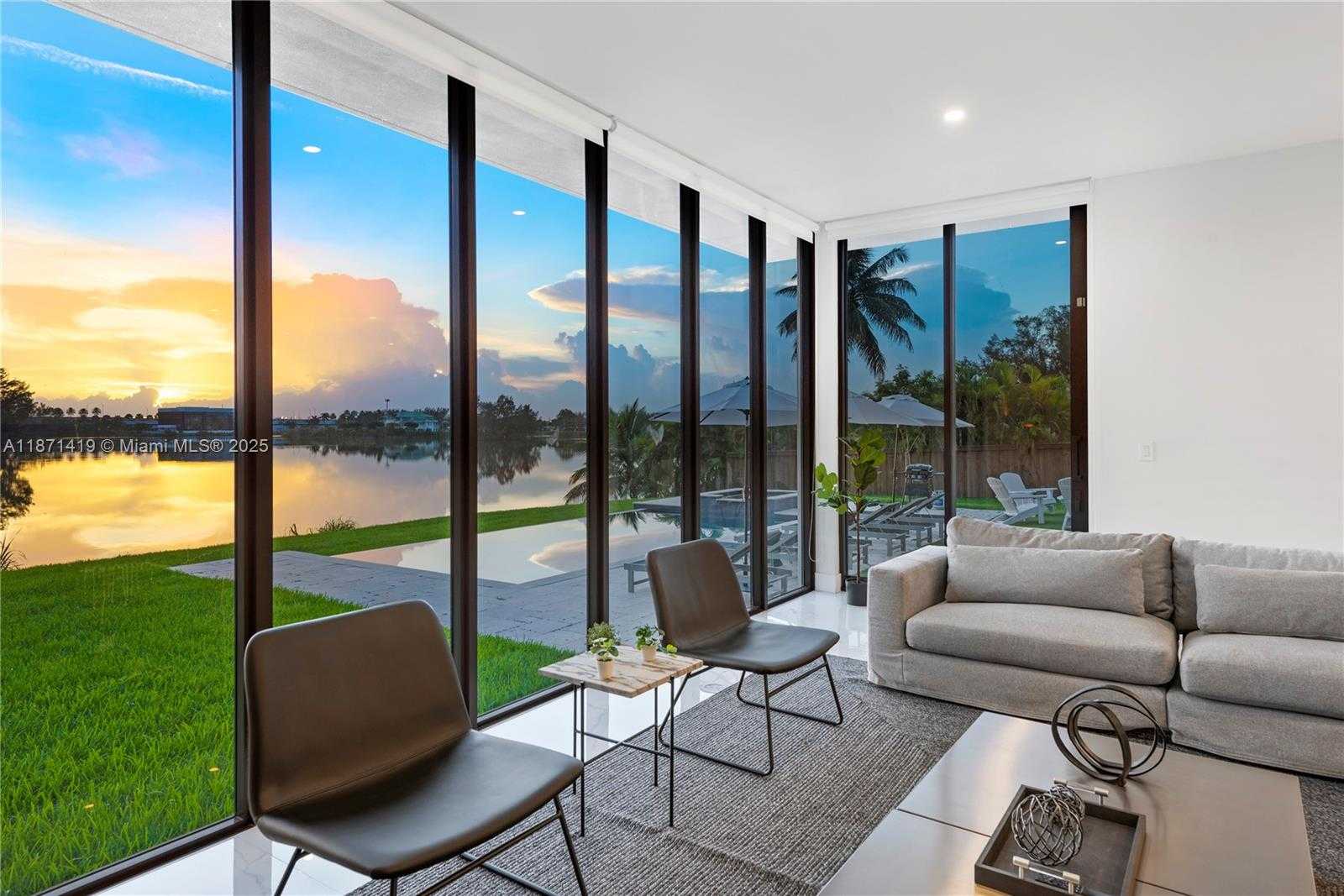 Small Image of 5420 SOUTH WEST 72ND AVE, Miami Number 45