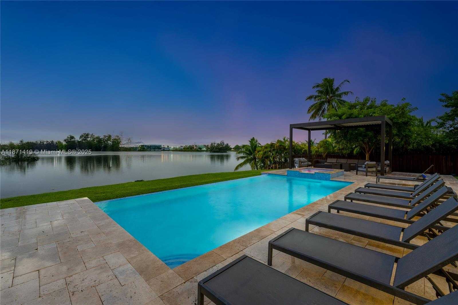 Small Image of 5420 SOUTH WEST 72ND AVE, Miami Number 5