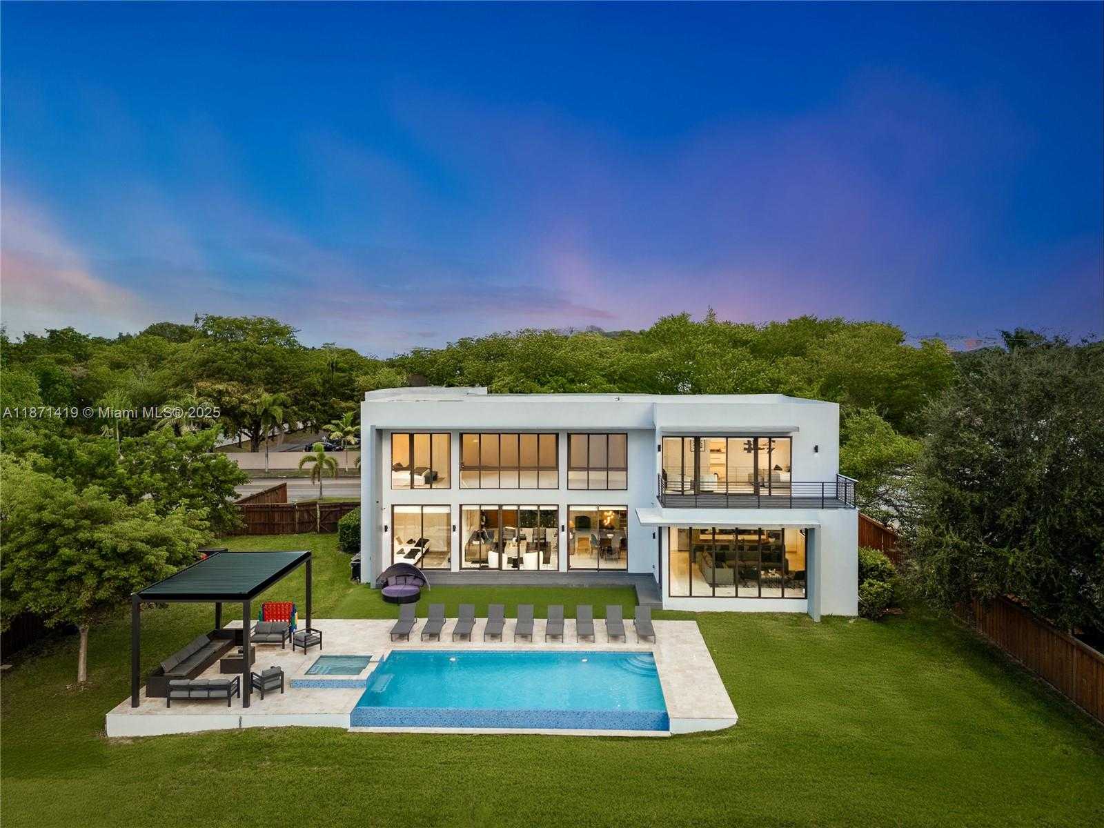 Small Image of 5420 SOUTH WEST 72ND AVE, Miami Number 7
